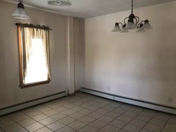 Taunton, MA 02780,14 Hodges Ave