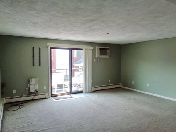 Andover, MA 01810,40 Colonial Drive #4