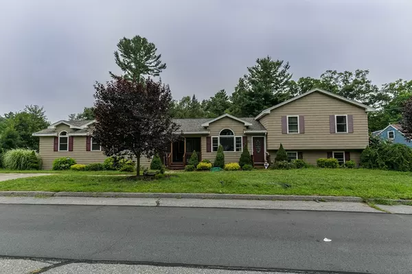 6 University Ln, Billerica, MA 01821