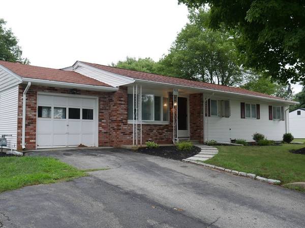 366 Mendon Rd, North Attleboro, MA 02760