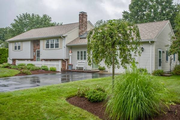 74 Munroe Drive, North Attleboro, MA 02760