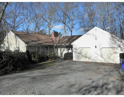 8 Fairway Cir, Bourne, MA 02559