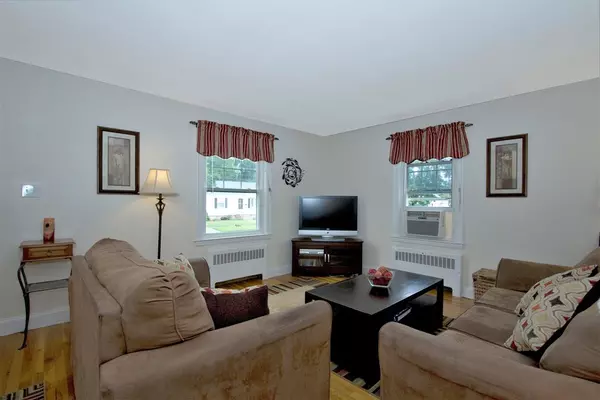 Peabody, MA 01960,17 Loris Rd