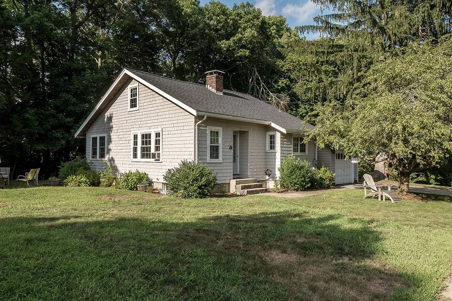 4 Goodrich Place, Sharon, MA 02067