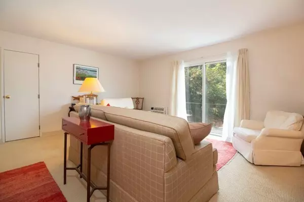 Plymouth, MA 02360,8 Chapel Hill Dr #6