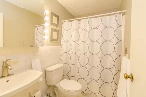 Plymouth, MA 02360,8 Chapel Hill Dr #6