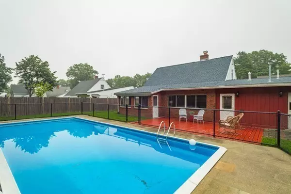 Natick, MA 01760,12 Hardwick Road