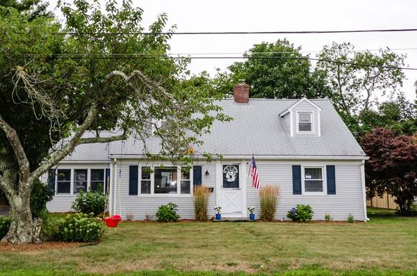 26 Alma Road, Falmouth, MA 02540