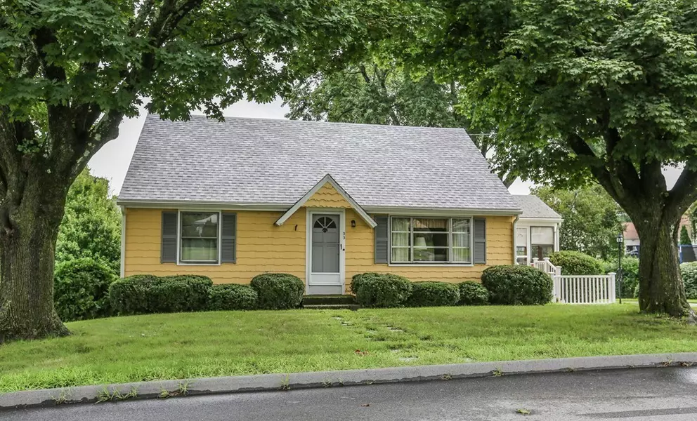 33 Belleview Ave, Marlborough, MA 01752