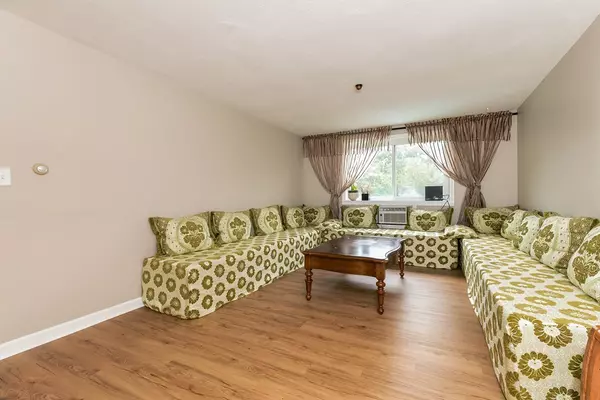Weymouth, MA 02188,215 Winter St #3G