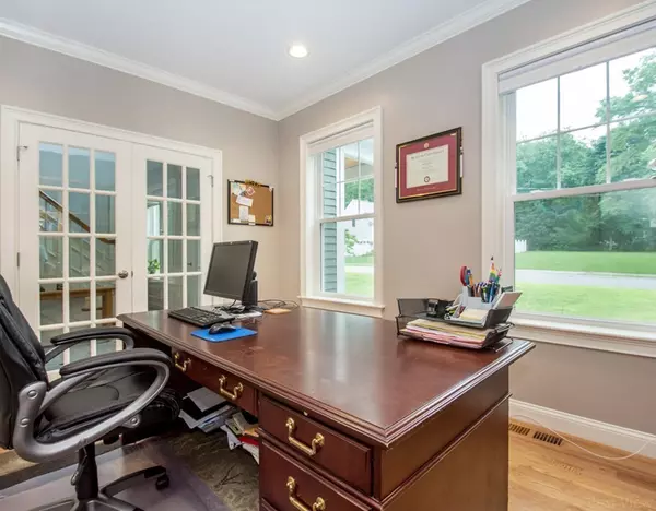 Bedford, MA 01730,21 Beverly Road