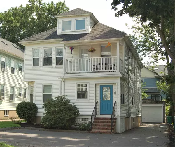 164 Pearl St #2, Newton, MA 02458