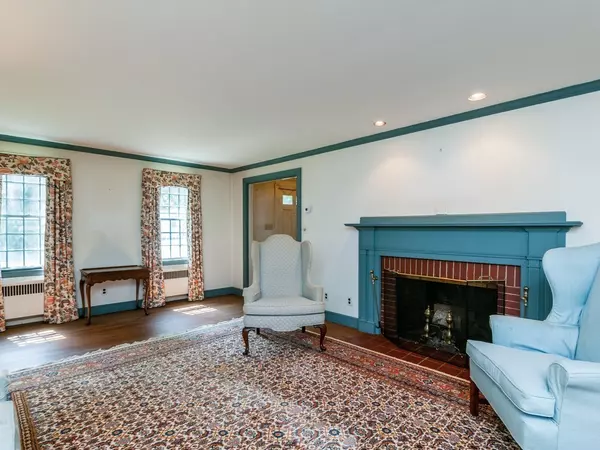 Brookline, MA 02467,77 Fairway Rd