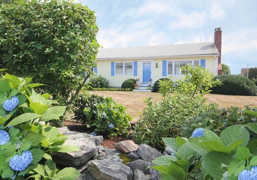 223 Smith Neck Rd, Dartmouth, MA 02748