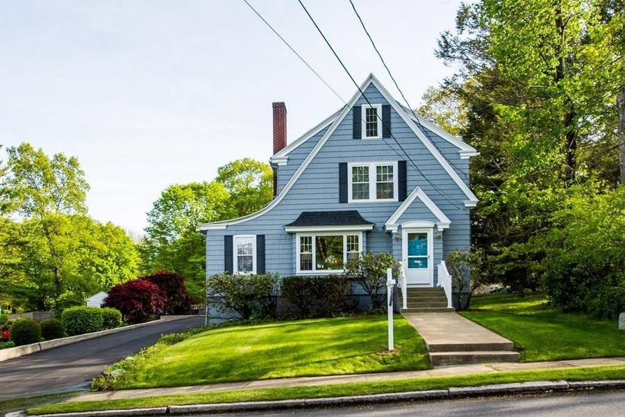 40 Hunting St, North Attleboro, MA 02760