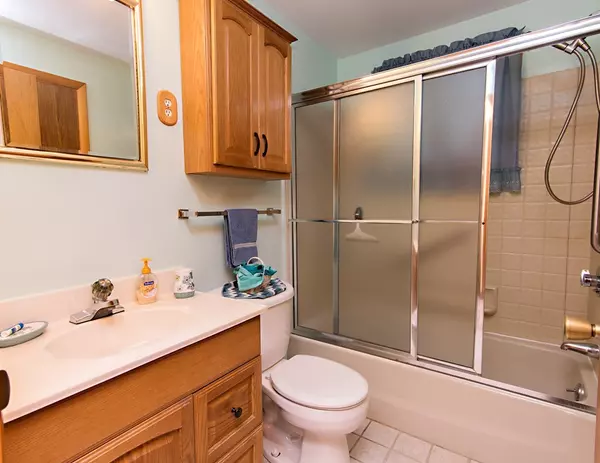 Plainville, MA 02762,6 Grant St