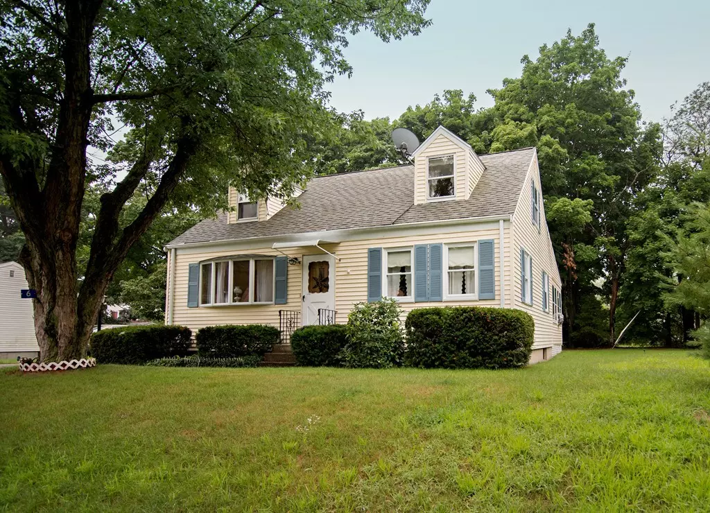 Plainville, MA 02762,6 Grant St