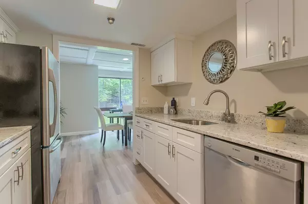 Acton, MA 01720,368 Great Rd #4