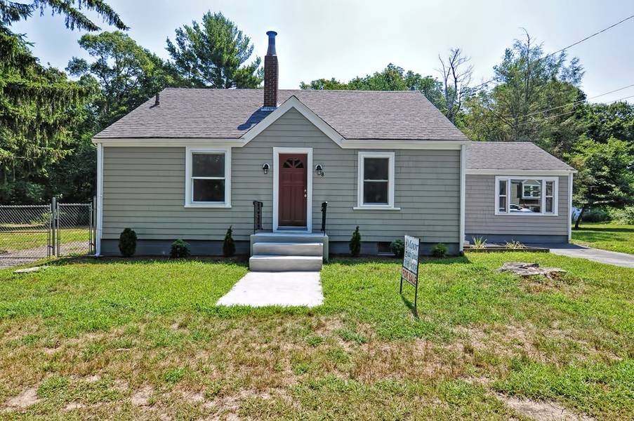 8 Johnson St, Dartmouth, MA 02747