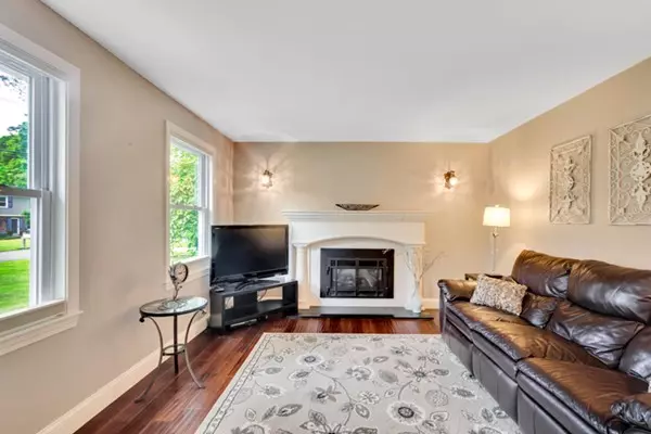 Medfield, MA 02052,83 Adams St