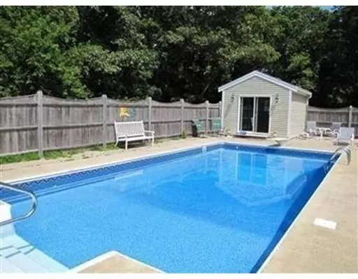 Bourne, MA 02532,27 Old Dam Rd