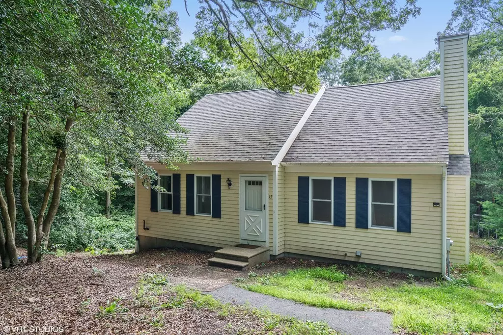 Mashpee, MA 02649,15 Oldham Circle