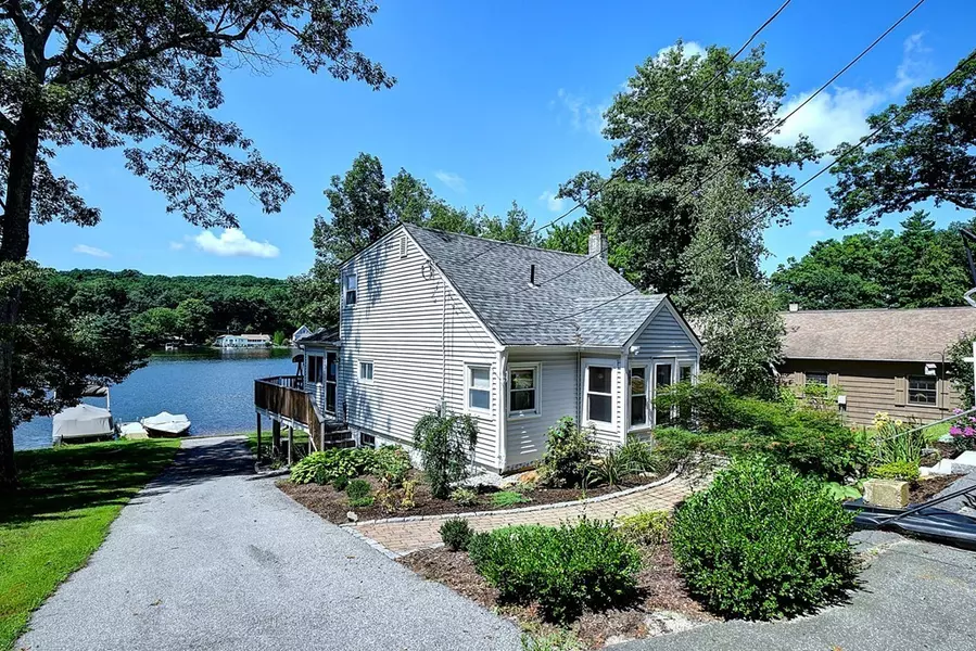 85 Shore Rd, Sturbridge, MA 01566