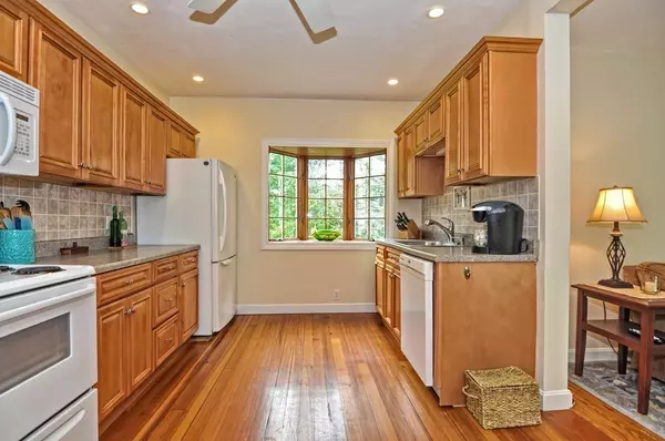 Walpole, MA 02081,830 South Street