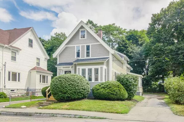 36 Clinton St, Taunton, MA 02780