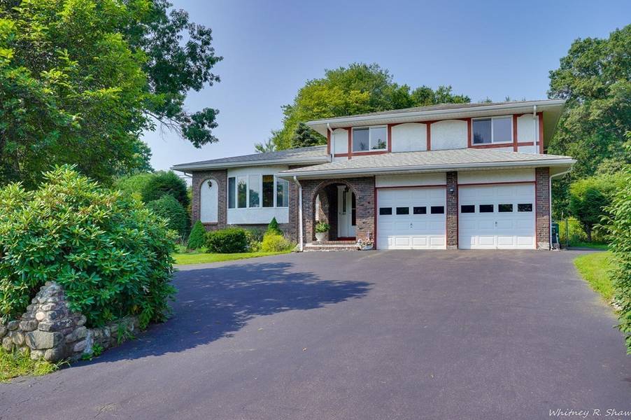 65 Mill Pond Lane, Norwood, MA 02062