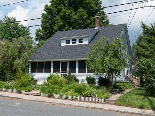 23 Garfield Ave, Easthampton, MA 01027