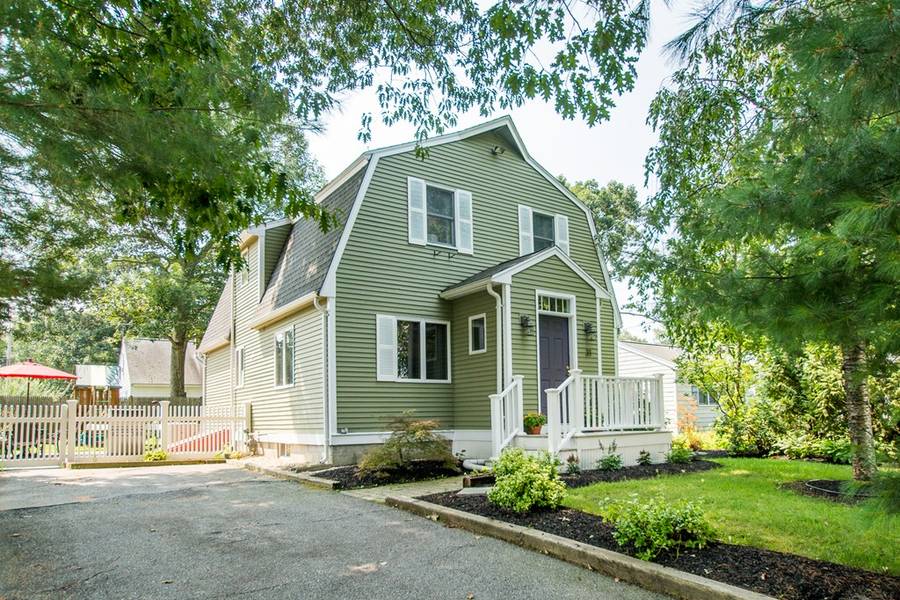 31 Birchwood Ave, Sudbury, MA 01776