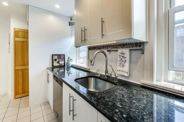 Brookline, MA 02446,96 Saint Paul St #3