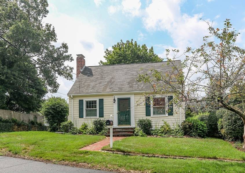 55 Fisher St, Westwood, MA 02090