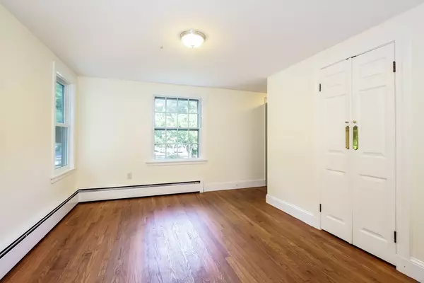 Falmouth, MA 02540,5 Mullen Way