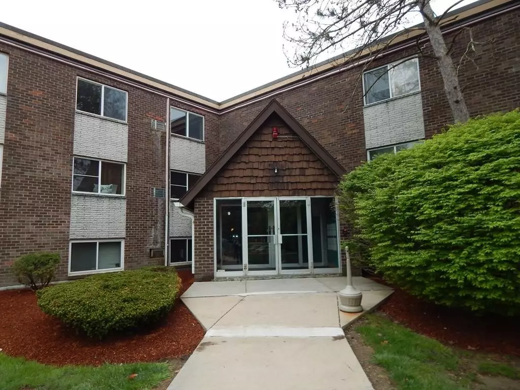 Framingham, MA 01702,9 Weld St #45