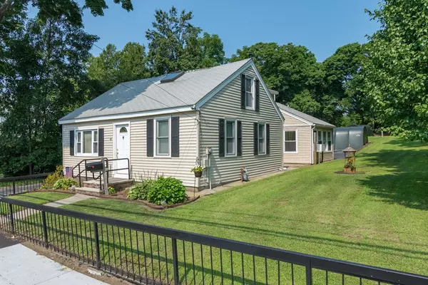 45 Oak St, Taunton, MA 02780