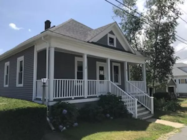 18 Harbeck St, Acushnet, MA 02743