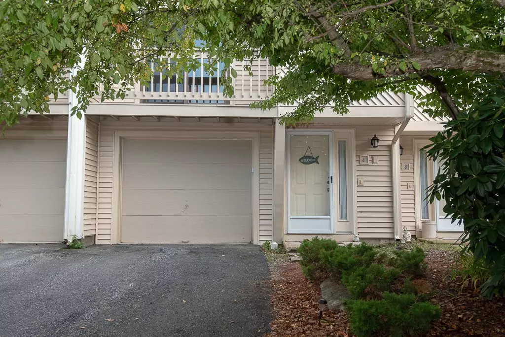 Grafton, MA 01536,7 John Dr #7