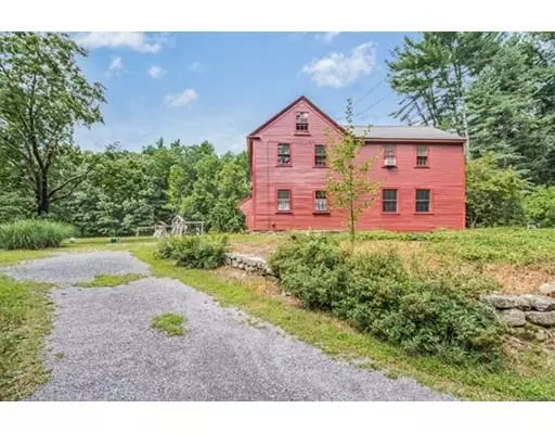 156 Taylor Rd, Stow, MA 01775