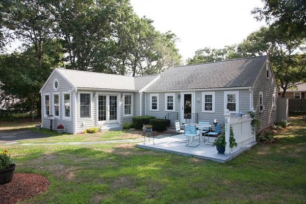 27 Trotters Lane, Dennis, MA 02638