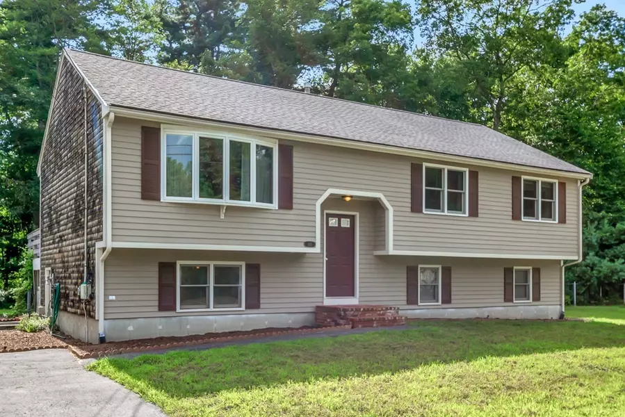 135 Princess Kate Circle, Taunton, MA 02780