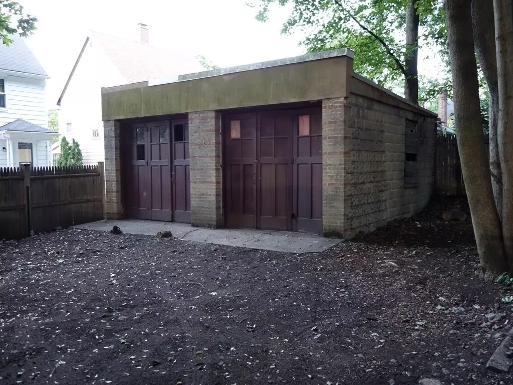 Brookline, MA 02445,35 Orchard Road