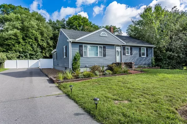 637 S Main St, Raynham, MA 02767