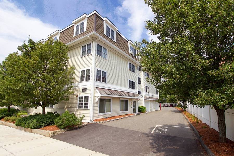 31 Elliott St #3D, Beverly, MA 01915