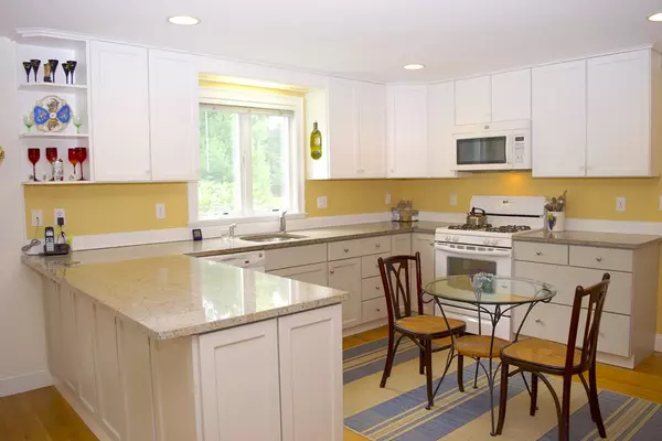 Falmouth, MA 02536,5 Paddock Circle