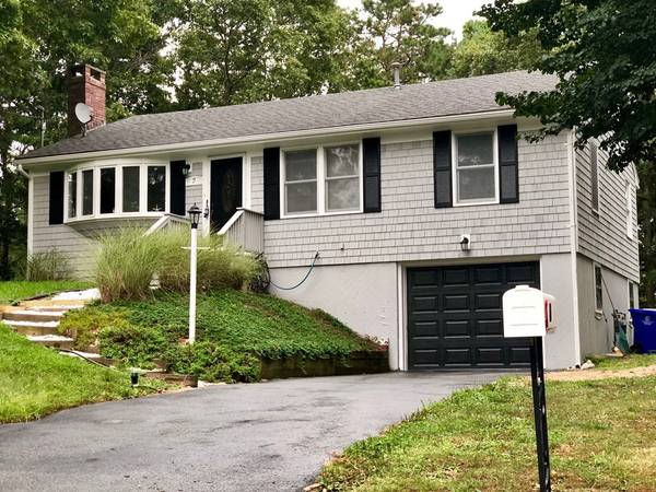 7 Cote Cir, Bourne, MA 02532