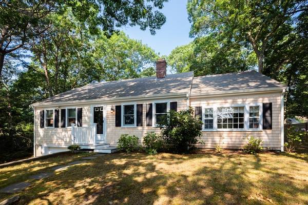 25 Pilot Dr, Dennis, MA 02660