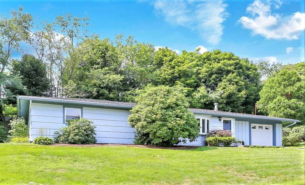 2 Gordon Rd, Beverly, MA 01915