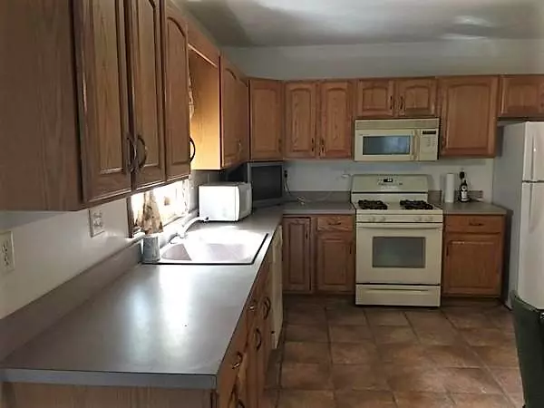 Milford, MA 01757,14-16 West